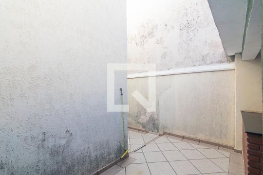 Quintal de casa à venda com 3 quartos, 160m² em Jardim Stella, Santo André