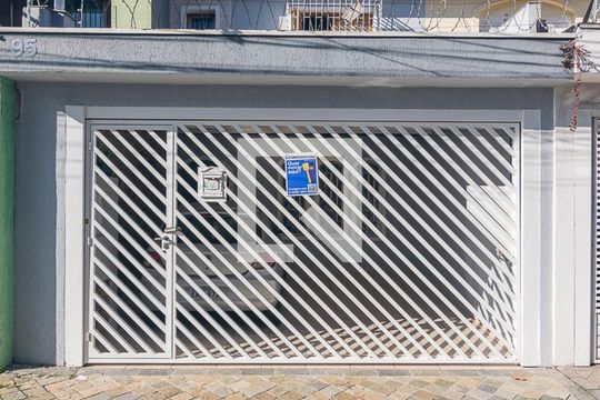 Fachada de casa à venda com 3 quartos, 160m² em Jardim Stella, Santo André