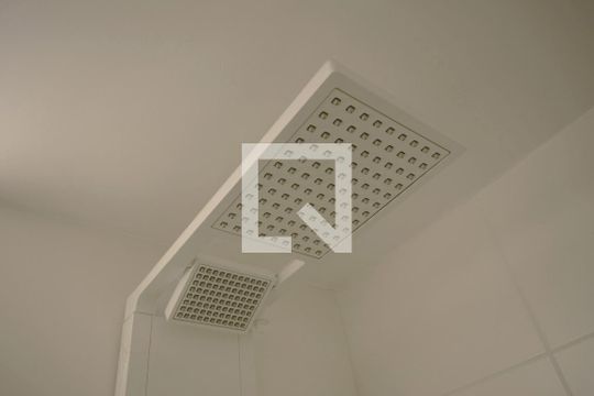 Banheiro - detalhe ducha de kitnet/studio para alugar com 1 quarto, 24m² em Pinheiros, São Paulo