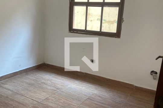 Quarto de casa à venda com 6 quartos, 780m² em Vila Antonieta, São Paulo