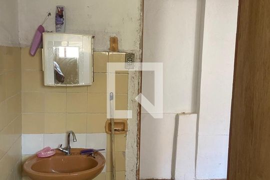 Banheiro de casa à venda com 6 quartos, 780m² em Vila Antonieta, São Paulo