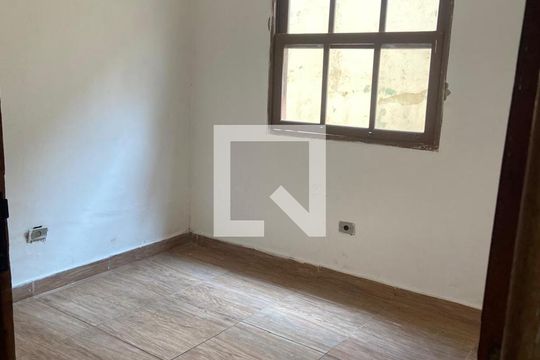 Quarto de casa à venda com 6 quartos, 780m² em Vila Antonieta, São Paulo