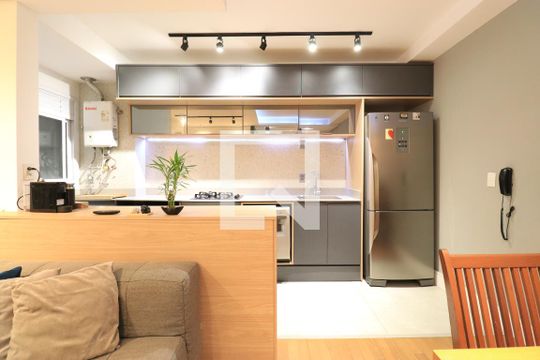 Cozinha de apartamento à venda com 2 quartos, 60m² em Várzea da Barra Funda, São Paulo