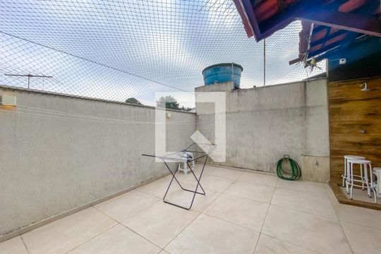 Quintal do s Quartos 1 e 2 de casa à venda com 3 quartos, 198m² em Parque Terra Nova, São Bernardo do Campo