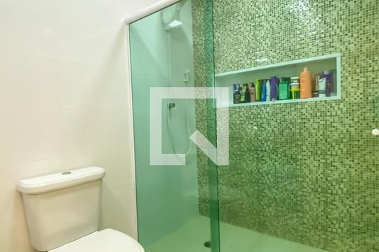 Banheiro de casa à venda com 3 quartos, 198m² em Parque Terra Nova, São Bernardo do Campo