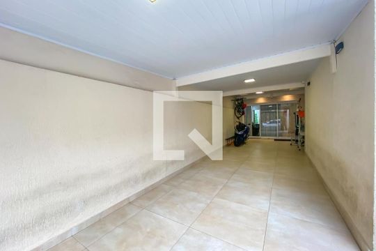 Garagem de casa à venda com 3 quartos, 198m² em Parque Terra Nova, São Bernardo do Campo