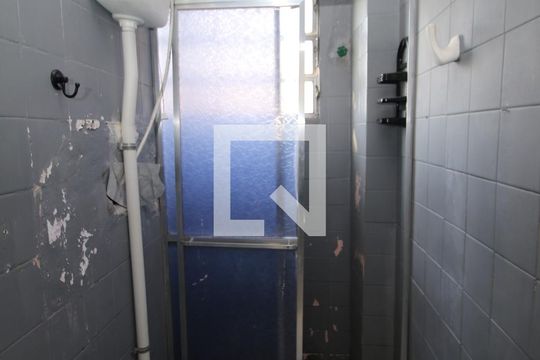 Banheiro de apartamento à venda com 1 quarto, 52m² em Parada de Lucas, Rio de Janeiro