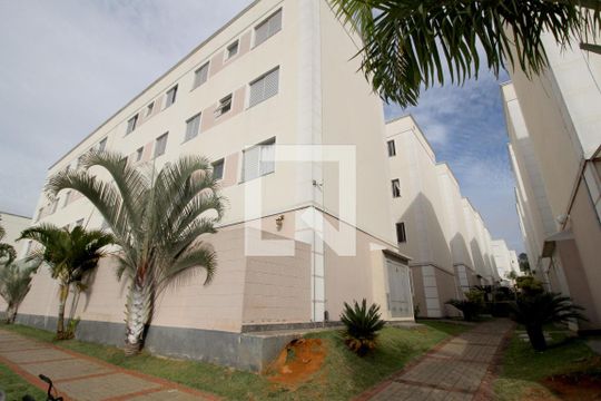 Fachada do bloco de apartamento para alugar com 2 quartos, 49m² em Caguassu, Sorocaba
