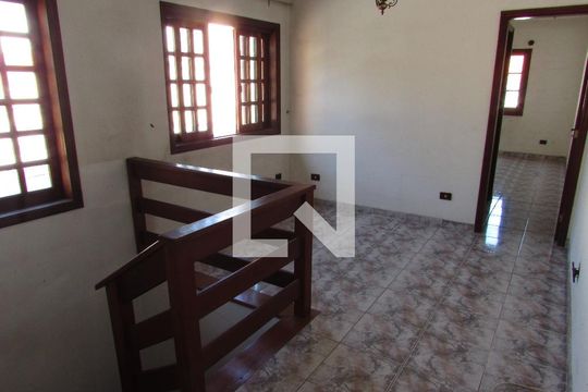Área comum de casa à venda com 3 quartos, 165m² em Vila Inah, São Paulo