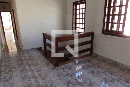 Área comum de casa à venda com 3 quartos, 165m² em Vila Inah, São Paulo