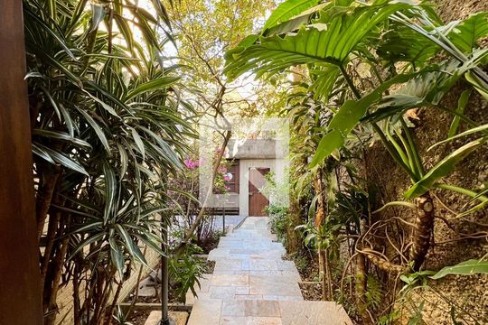 Entrada de casa à venda com 5 quartos, 592m² em Vila Ida, São Paulo