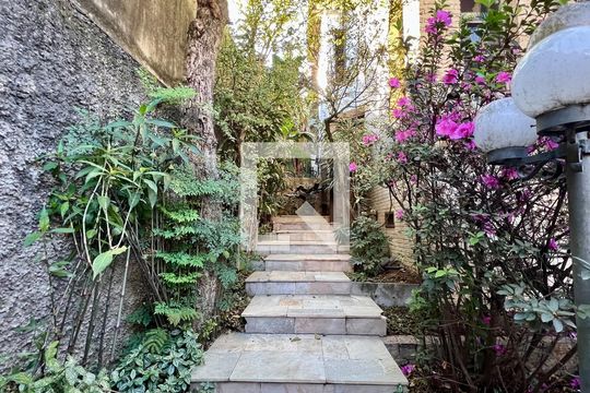 Entrada de casa à venda com 5 quartos, 592m² em Vila Ida, São Paulo