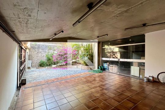 Garagem de casa à venda com 5 quartos, 592m² em Vila Ida, São Paulo