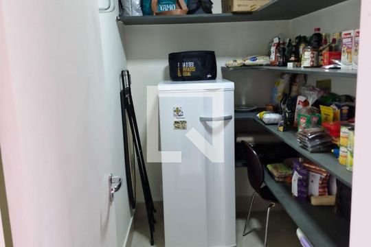 Despensa de apartamento à venda com 4 quartos, 215m² em Loteamento Alphaville Campinas, Campinas
