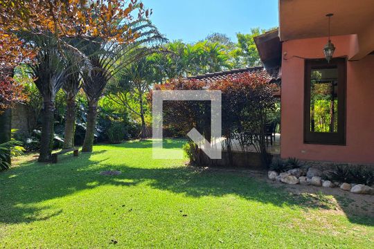 Quintal de casa de condomínio à venda com 6 quartos, 480m² em Vila Progresso, Niterói
