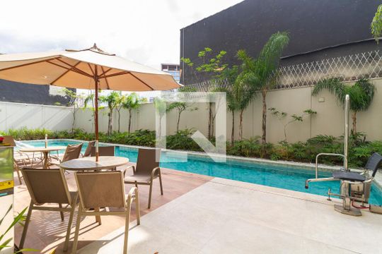 Área comum - Piscina de apartamento à venda com 1 quarto, 32m² em Pinheiros, São Paulo