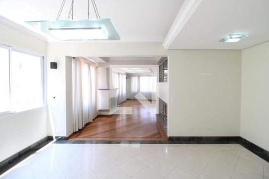 Sala de casa à venda com 6 quartos, 645m² em Jardim São Bento, São Paulo