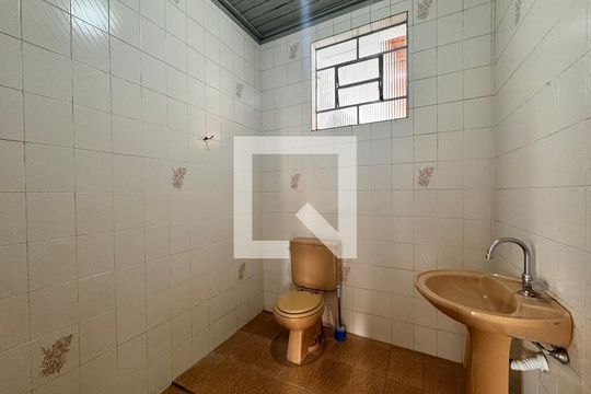Banheiro de casa à venda com 6 quartos, 210m² em Vila Guiomar, Santo André