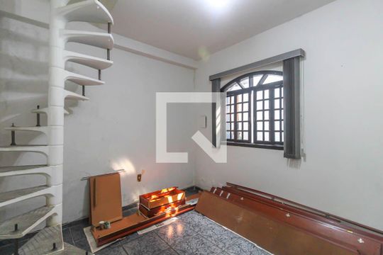 Sala de casa à venda com 4 quartos, 200m² em Vila Santa Clara, São Paulo