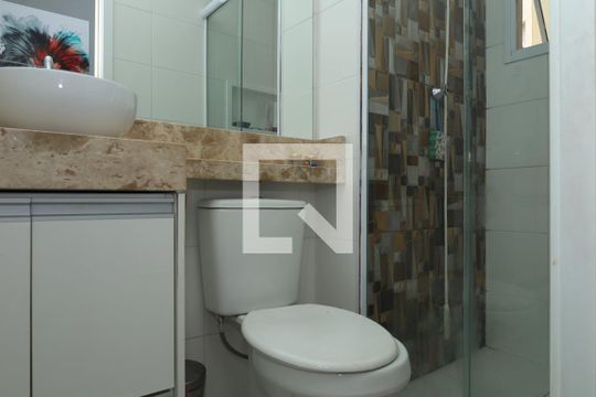 Banheiro de apartamento à venda com 2 quartos, 44m² em Itaquera, São Paulo