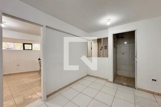Suite  de casa para alugar com 1 quarto, 36m² em Campestre, Santo André