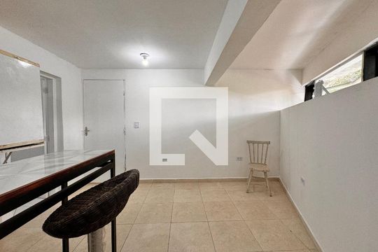 Sala de casa para alugar com 1 quarto, 36m² em Campestre, Santo André