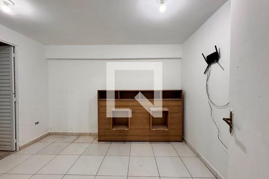 Suite  de casa para alugar com 1 quarto, 36m² em Campestre, Santo André