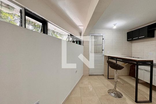 Sala de casa para alugar com 1 quarto, 36m² em Campestre, Santo André