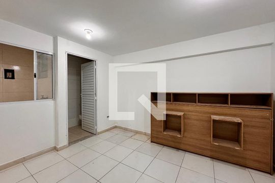 Suite  de casa para alugar com 1 quarto, 36m² em Campestre, Santo André