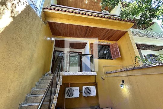 Fachada de casa à venda com 3 quartos, 170m² em Cachambi, Rio de Janeiro