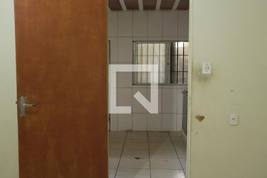 Quarto 1 de casa para alugar com 2 quartos, 75m² em Tupi, Belo Horizonte