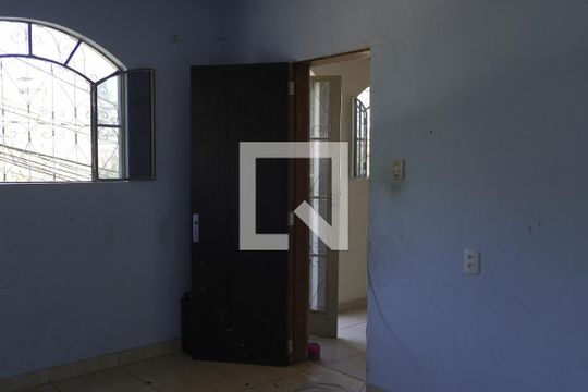Quarto 2 de casa para alugar com 2 quartos, 75m² em Tupi, Belo Horizonte