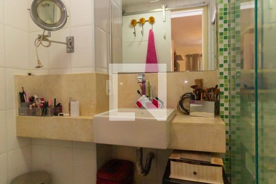 Banheiro da Suíte 1 de apartamento para alugar com 2 quartos, 60m² em Ipiranga, São Paulo