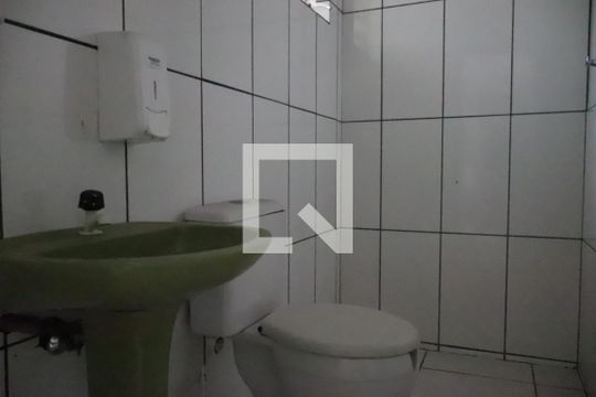 Banheiro 1 de casa para alugar com 5 quartos, 180m² em Scharlau, São Leopoldo