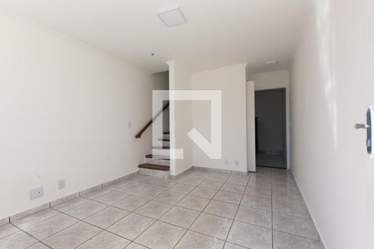 Casa à venda com 2 quartos, 108m² em Fazenda Aricanduva, São Paulo