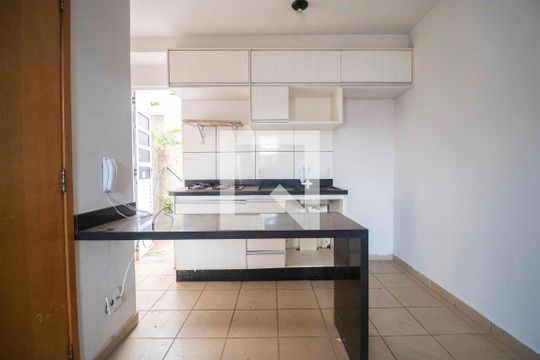 Cozinha de apartamento para alugar com 2 quartos, 65m² em Setor Perim, Goiânia