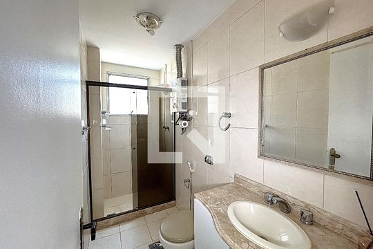 Banheiro de apartamento para alugar com 2 quartos, 67m² em Méier, Rio de Janeiro
