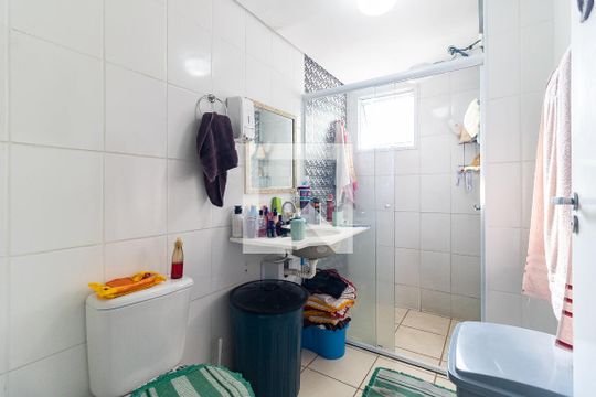 Banheiro de apartamento à venda com 2 quartos, 50m² em Parque Fongaro, São Paulo