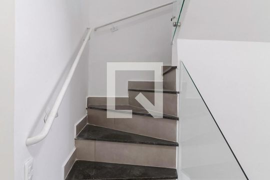 Escada de casa à venda com 2 quartos, 70m² em Canaa, Belo Horizonte