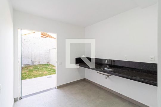 Cozinha de casa à venda com 2 quartos, 70m² em Canaa, Belo Horizonte