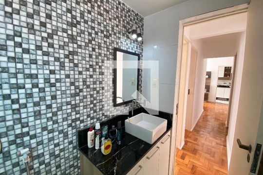 Banheiro de apartamento para alugar com 3 quartos, 55m² em Engenho Novo, Rio de Janeiro