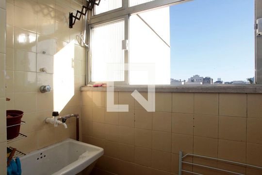 Cozinha + Área de Serviço de apartamento para alugar com 1 quarto, 45m² em Cidade Baixa, Porto Alegre