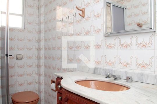 Banheiro de apartamento para alugar com 1 quarto, 45m² em Cidade Baixa, Porto Alegre
