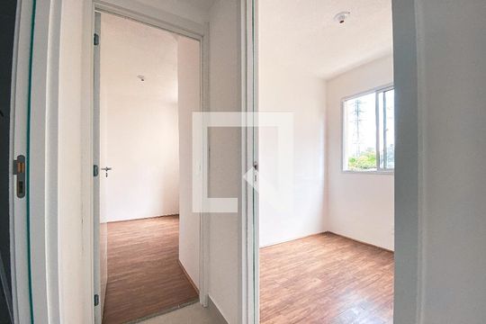 Corredor de apartamento para alugar com 2 quartos, 32m² em Jardim Celeste, São Paulo