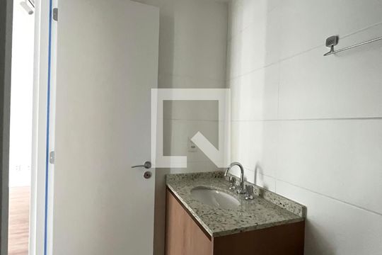 Banheiro Corredor de apartamento para alugar com 2 quartos, 48m² em Vila Guarani (z Sul), São Paulo