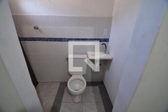 Banheiro - Suíte de casa à venda com 6 quartos, 325m² em Conjunto Habitacional Vila Santana (sousas), Campinas