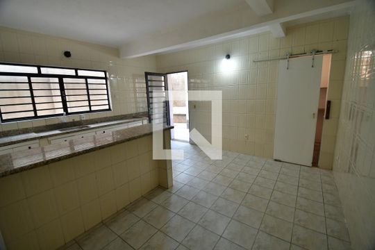 Cozinha de casa à venda com 6 quartos, 325m² em Conjunto Habitacional Vila Santana (sousas), Campinas