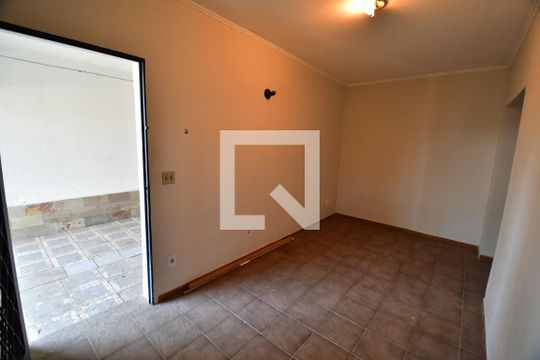 Sala 1 de casa à venda com 6 quartos, 325m² em Conjunto Habitacional Vila Santana (sousas), Campinas