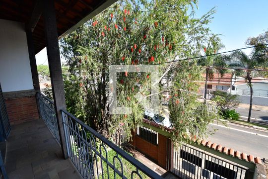 Sala 2 - Sacada de casa à venda com 6 quartos, 325m² em Conjunto Habitacional Vila Santana (sousas), Campinas