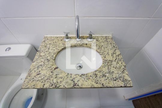 Banheiro de casa para alugar com 1 quarto, 25m² em Casa Branca, Santo André